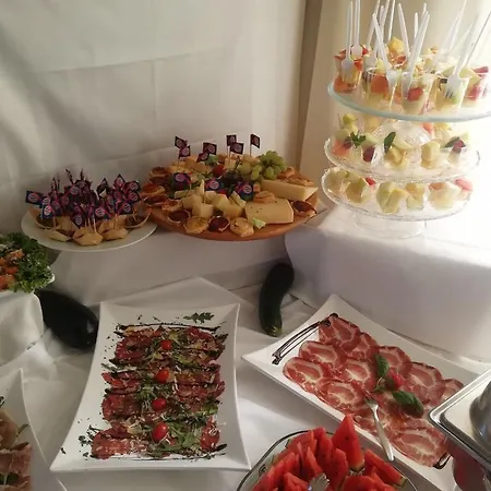 Elbhotel Am Hafen 2*