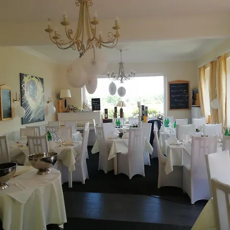 Elbhotel Am Hafen 2*