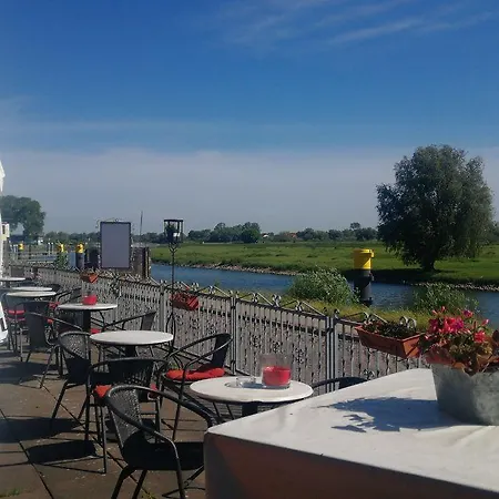 Hotel Elbhotel Am Hafen 2*