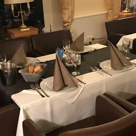 Elbhotel Am Hafen Hotel 2*